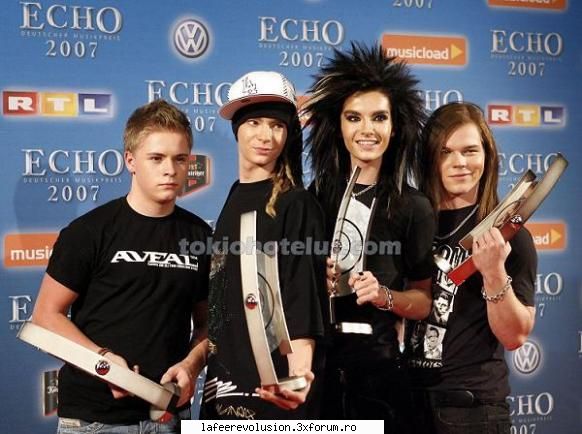 :rotfl:  :rotfl: pictures with the band