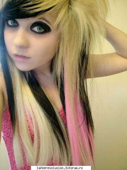 hi eo sunt sarah :hi: ,sunt noua paci :rolleyes: sarah barbie girl