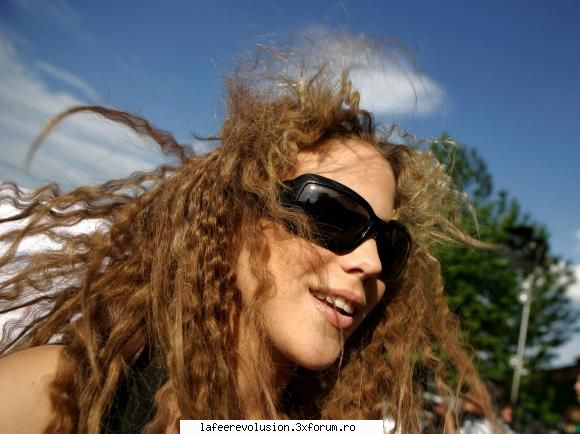 q pletele in vant... :rotfl: --comet 2008--