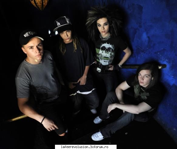 :rolleyes: pictures with the band